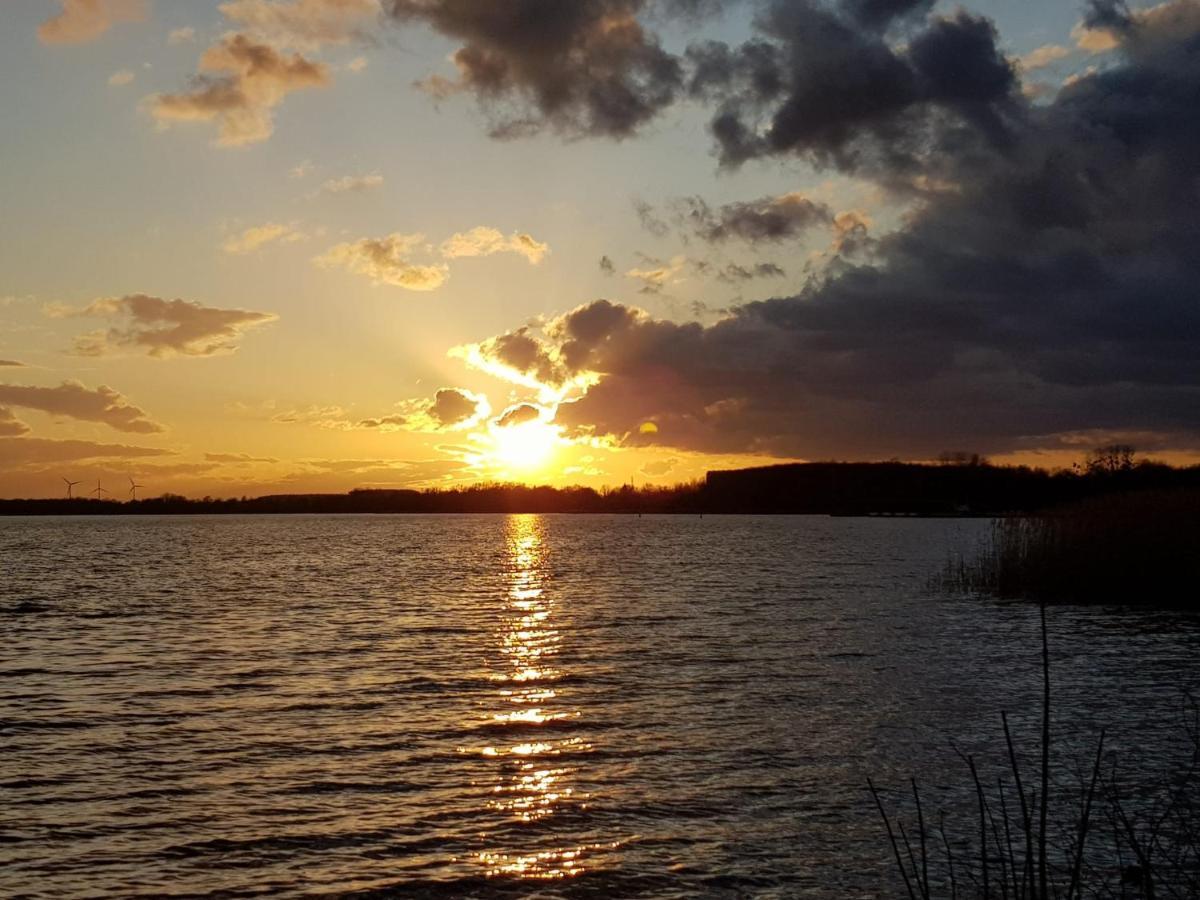 Seensucht & Urlaubstraeume, Ferienwohnung "Seeadler" Гросрешен Екстериор снимка